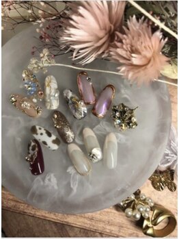 アジュールネイル 川西店(AzurNail)の写真/【10本何でもOK☆オフ込7300円】人気のマグネットネイルやニュアンス、フラッシュネイルも◎モチの良さも♪