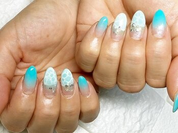 スーン(S∞N)/水面ネイルグラデーション