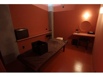 モミモミラフ(momimomi Laugh)/個室