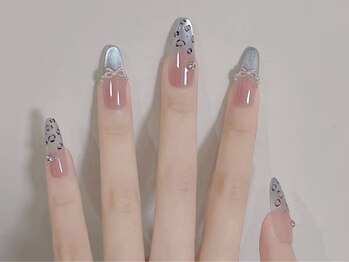 ミュウミュウ(miumiu)/冬限定ネイル特集