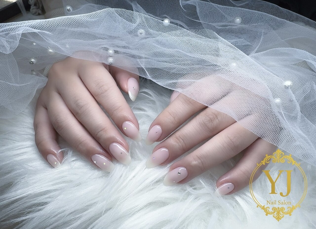 2026年冬トレンド】ホワイト ワンカラーのネイルデザイン集｜人気順