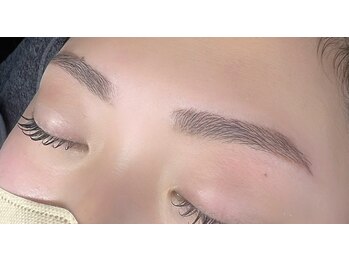 サフィール ハナレ(Saphir.h)の写真/【美眉スタイリング】左右非対称などのお悩みを解消★毎朝のメイク時間を大幅短縮し理想の垢抜け眉へ♪
