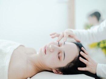 エクラ(eclat)の写真/速攻性抜群!ほうれい線、たるみが気になる方に◎お悩みを根本改善するため足から矯正していく特殊なケアも!