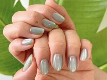 ヴィヴィー ネイル(vivy nail)の雰囲気（透け感マグネットで涼しげに）