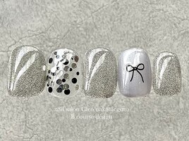 【1月】個性派グレーデザイン