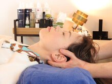 アオヤマ サロン ワイゼット(AOYAMA SALON YZ)の雰囲気（首～頭までゆるめる小顔ケア）
