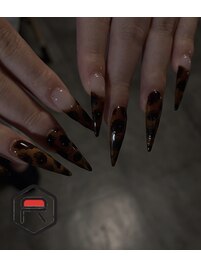 ヒョウ柄ネイル