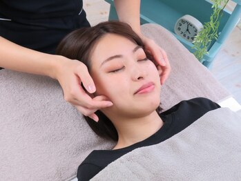オーレ 秋葉原店(ole)の写真/【むくみ&たるみ改善】首・顔・ヘッドまで整える小顔矯正◎360度どこから見てもキュッと引き締まった輪郭へ
