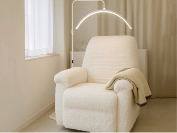 フェリス アイラッシュ(feliz eyelash)の写真/《御影駅徒歩1分》こだわりのリラックス空間で綺麗な垢抜け顔に♪あなたのなりたい目元の印象を叶えます＊