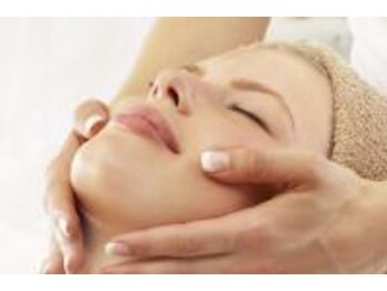 アンジェ ド フェリーク(Ange De Feerique)/60歳以上の女性の方限定