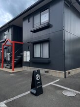 ラマラマ(Rama Rama)/看板がある1番へ停めてください