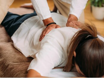 アールフォレスト(R-Forest)の写真/◇苫小牧に高技術SalonがOpen◇和モダン空間で受けるマンツーマン施術!!≪全身もみほぐし40分3000円～≫