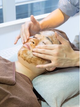 アイビーケア 三田(ivy care)の写真/【ハーブピーリング】毛穴の黒ずみや詰まりをスッキリ解消◇ターンオーバーを促進し透明感のあるツヤ肌に。