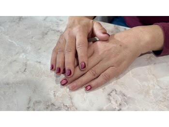 新色 マグネット ボルドー