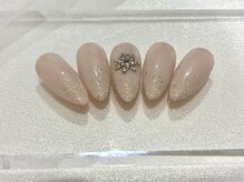 nailsalon tiaraの雰囲気（雪の結晶ストーンでゴージャスに☆）