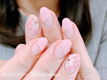 ネイルサロン ブランシュール(Nail Salon Blancheur)/【斜めフレンチ&大花】
