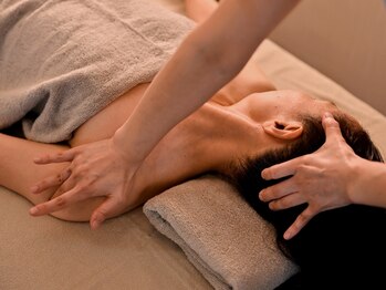 ボディリバランス(Body Re.Balance)の写真/【至高のオールハンドリンパマッサージ】日々のお疲れ・首肩の慢性的なコリも丁寧にほぐします◎