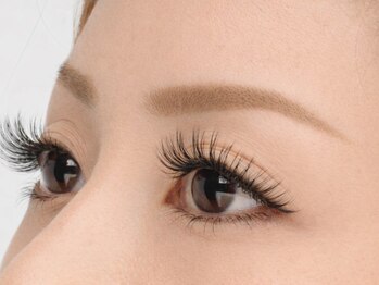 ケーゼット(KZ)の写真/【LEDでつけるまつげエクステ】話題の新技術導入☆モチ抜群のまつエクでもっと可愛く♪メイクの時短にも*