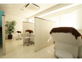 アイラッシュリゾートカハラ 練馬店/リクライニングベット【練馬店】