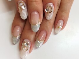 キレイめグレーの女子ネイル