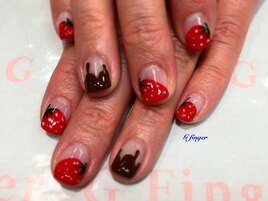 イチゴとチョコのフレンチネイル