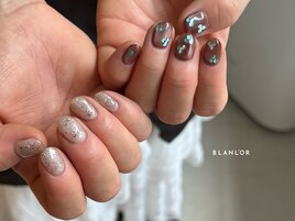 ブラウンフラワーネイル
