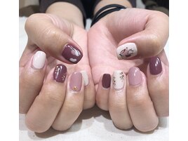 手描きフラワーネイル