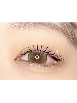 ナチュラル上品な目元にしたい