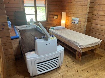 自然派カイロ整体院/施術ベッド&ウォーターベッド