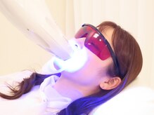 ホワイトニングカフェ 札幌東急百貨店(WhiteningCafe)/５：溶液塗布・LED照射