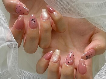 ユイット(HUIT)/リボン×ドットネイル