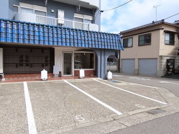 エトノルン(ett norn)/駐車場3台あり