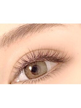 ナチュラル上品な目元にしたい