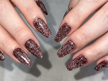 アンドネイル(+ and Nail)の写真/ロングネイルがお好きな方や自爪のお悩み解消に*10本長さ出しはもちろん、亀裂や欠けた爪1本からでもOK*