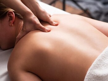 アロマ アンド ハーブス(Aroma&Herbs)の写真/癒されながら気になる部分の根本改善を☆ゆったりとしたリズムで筋肉の緊張をほぐし、自然治癒力を高めます