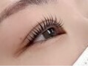 マイア(maiA)の写真/【似合わせeye＊】自まつ毛の状態や目の形に合わせて、負担を最小限に丁寧に施術◎上向きまつ毛で気分UP♪