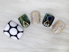 アダルティービックドット