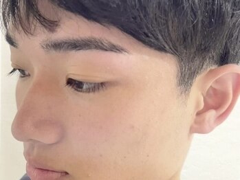 アンスール(Un seul)の写真/【メンズ大歓迎】骨格に合わせた美眉WAXで清潔感UP！忙しい方向けの60分LEDエクステも人気◎