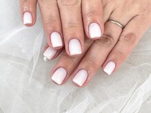 ヒラソルネイル(Girasol nail)/シンプルな乳白色！