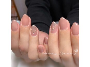 ハニーバニー(HoneyBunny)の写真/仕事や家事・育児で爪を伸ばせなくてもお洒落に◎生活に支障のないシンプルデザインでも上品な指先を演出♪