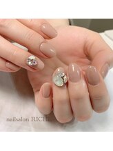 リッシュ(RICHE)/シンプルネイル！