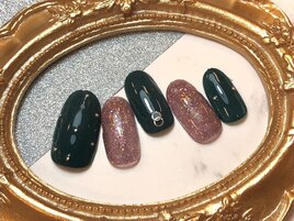 モスグリーンモードネイル