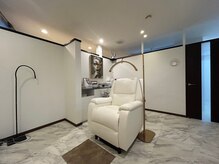 ケステ(Keste)の雰囲気（まつげ施術部屋、電動リクライニングで癒しのお時間を）