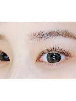 ナチュラル上品な目元にしたい