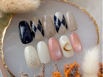 クロエ ネイルアンドアイラッシュ(Cloe)の写真/豊富なサンプルをご用意◎色かえ◎【定額デザイン(上)￥7000/定額シンプル(下)￥5800】綺麗め～ニュアンス