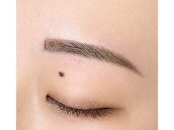 ワイズサロン(Y’s.salon)の写真/アイブロウwaxで毎朝楽に♪眉が変わると印象も変わる骨格・表情・雰囲気に合わせた、似合わせ美眉デザイン