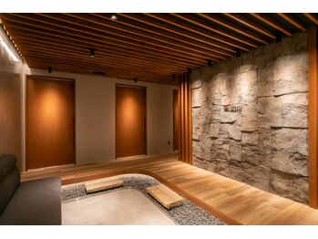 アカリ(燈 akari)/扉が開くとそこは癒しの空間