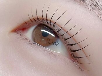 ビューティーサロン リンク(Link)の写真/【口コミ高評価】大人女性に大人気の《高持続ケア付きまつげパーマ》でダメージ知らずのうるつやまつげに♪