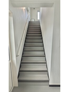 ウル(Ulu)/階段を２階まで