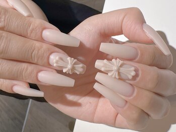 シミナ 北堀江店(XIMINA)の写真/【華やかネイル】SNSで人気クロムパーツも付け放題！特別な日のための輝きをあなたに☆(40文字)